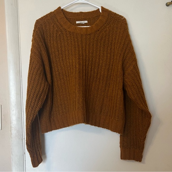 American Eagle Outfitters Sweaters - american eagle size m cropped knit sweater